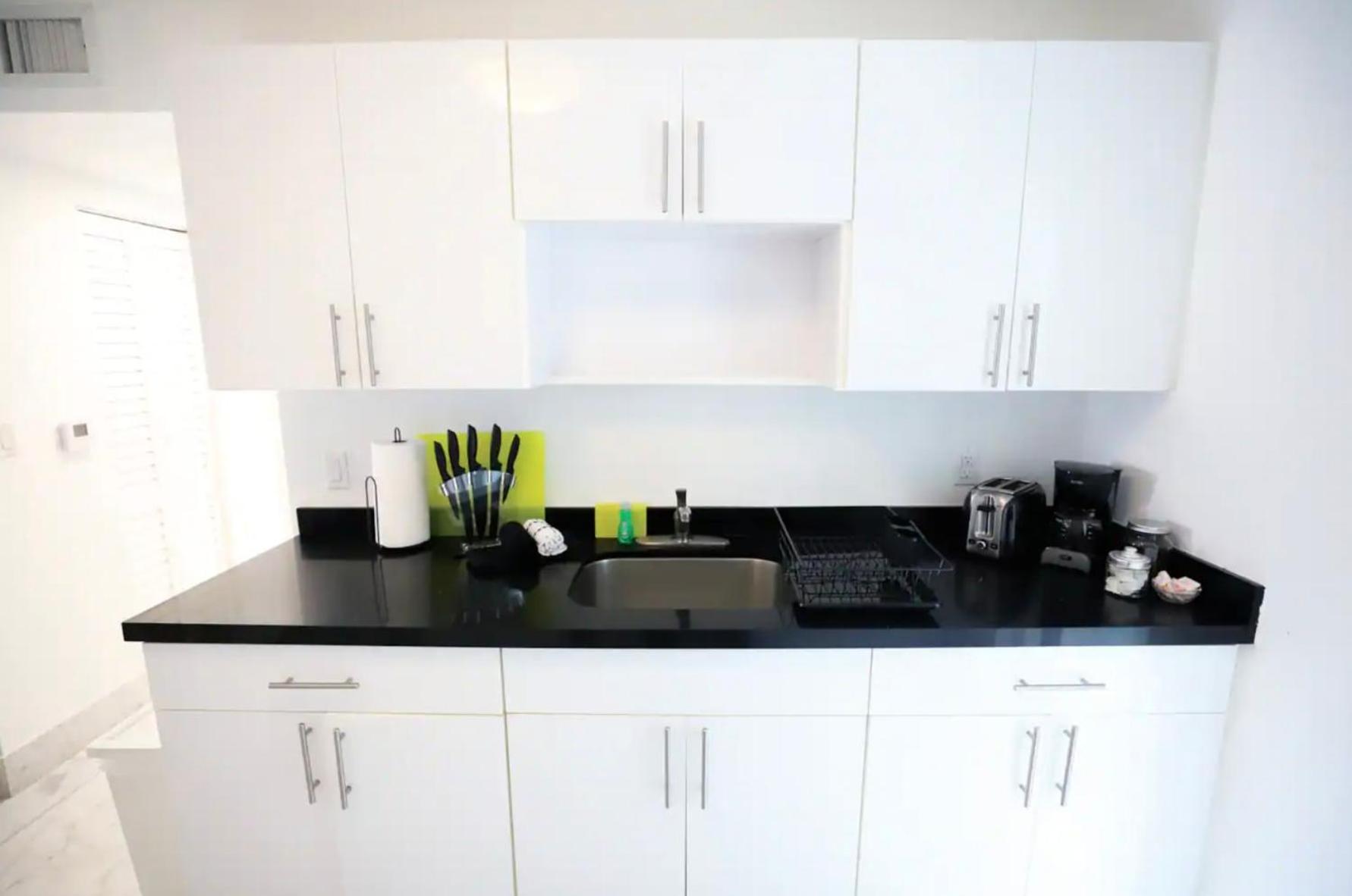 South Beach 2 Bedroom Family & Pet Friendly Apartment With Balcony & Free Parking Miami Beach Extérieur photo